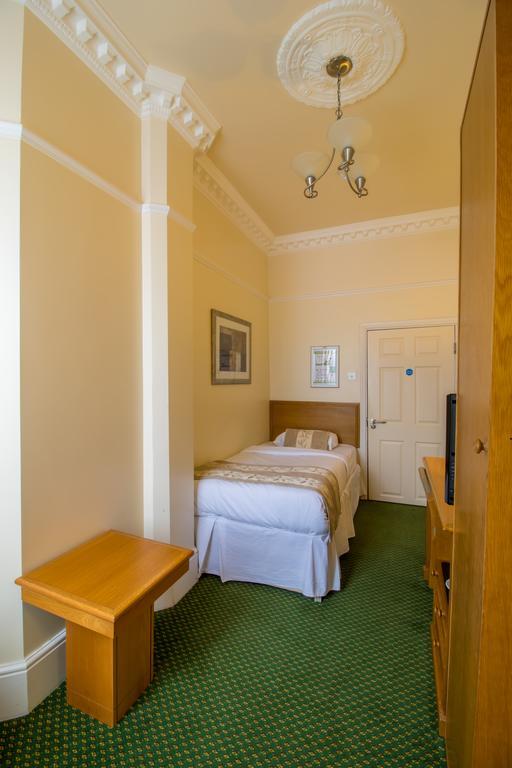 A Park View Hotel Wolverhampton Exterior photo